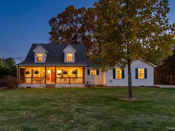 7392 Oceola Farms Ct, Howell, MI 48855