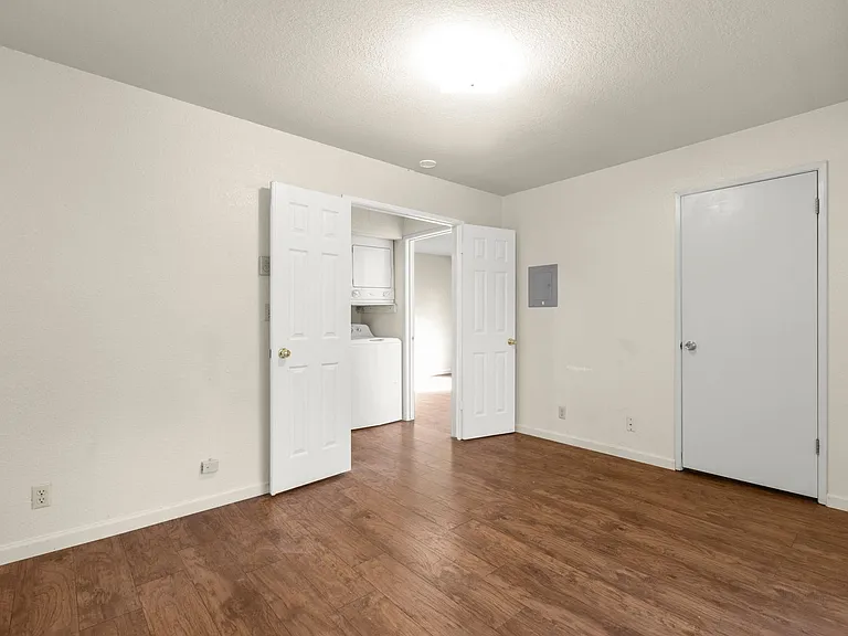 Redwood Creek Villas — Photo 4