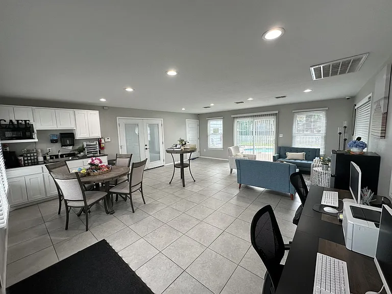 Clubhouse/Business Center