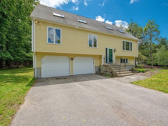 2nd image of 160 Hampton Rd
