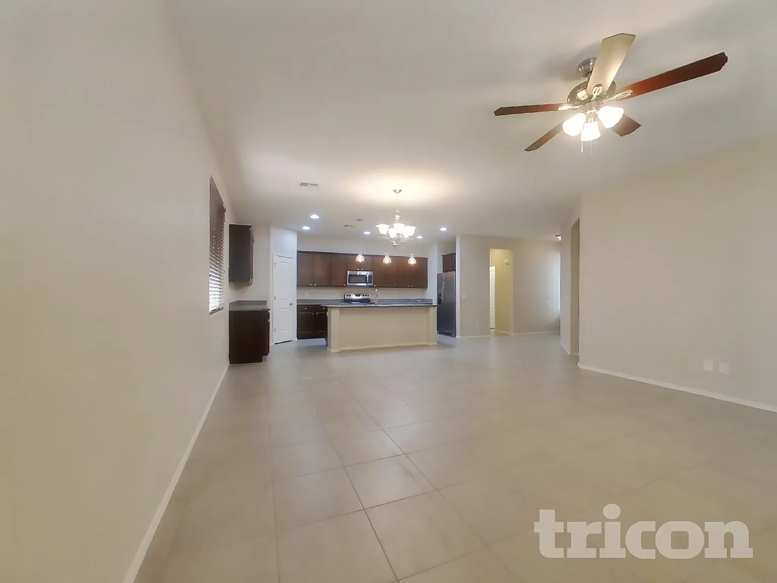 12068 W Tether Trail Peoria AZ — Photo 2