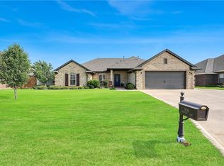909 Stephanie Ln, Altus, OK 73521
