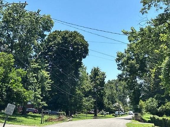4th image of 2216 Pinewood Rd