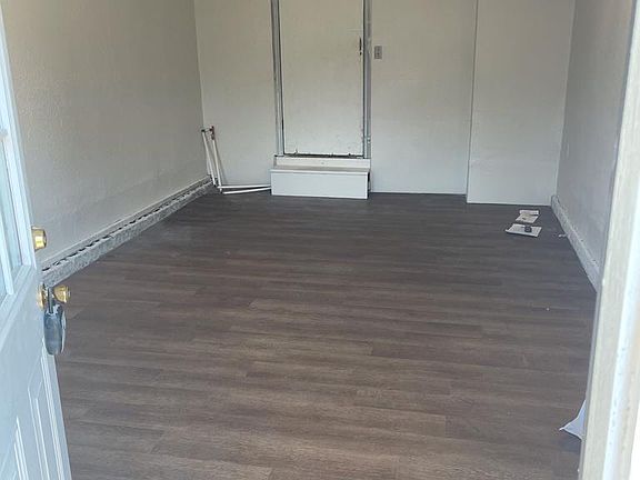 5th image of 521 S Harding St