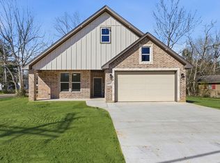 1060 Woodrow, Silsbee, TX 77656