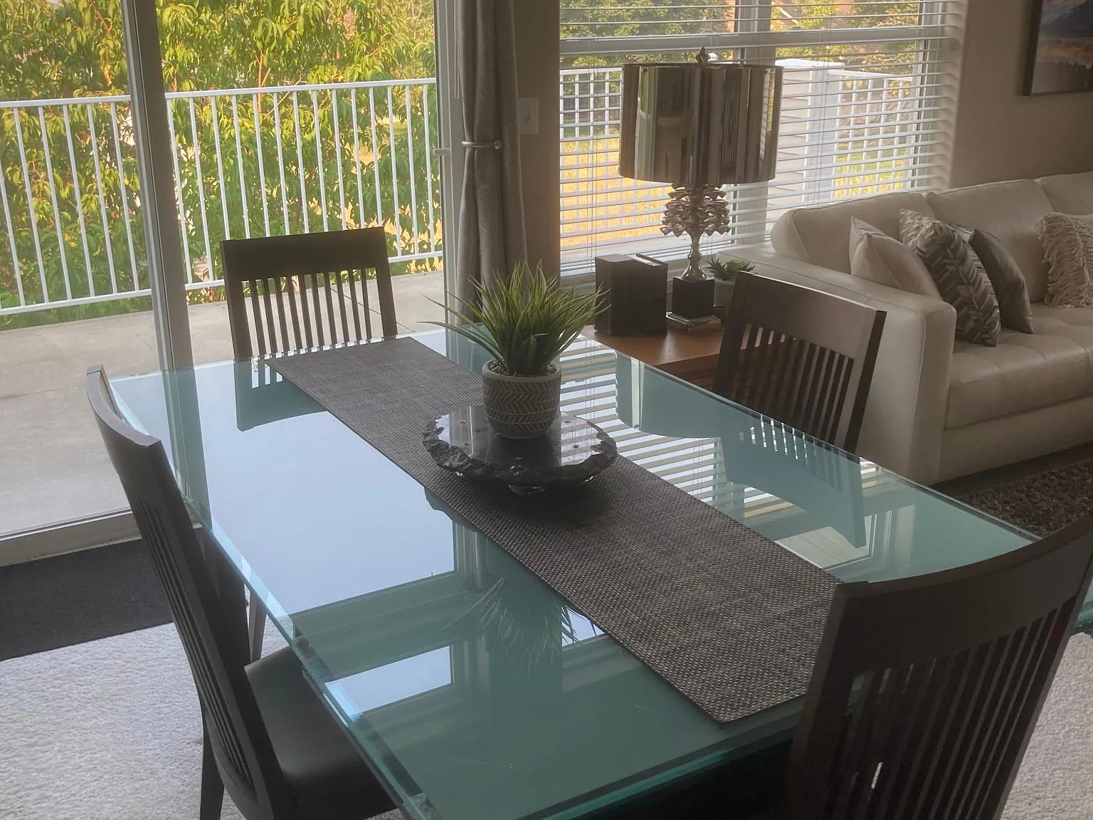 1 bed, 1250 sqft, $1,695 — Photo 2