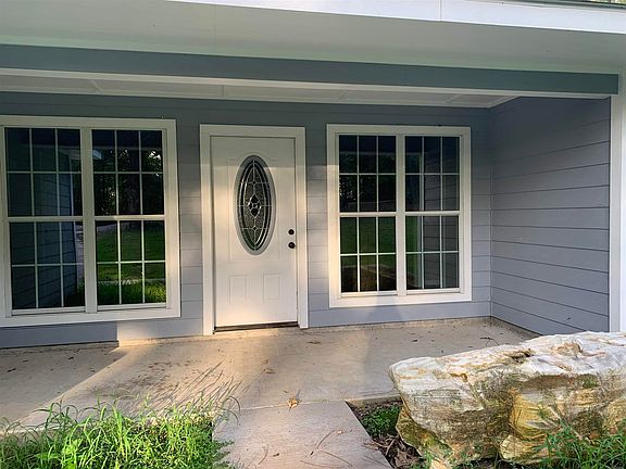 2nd image of 212 Oakdale Dr