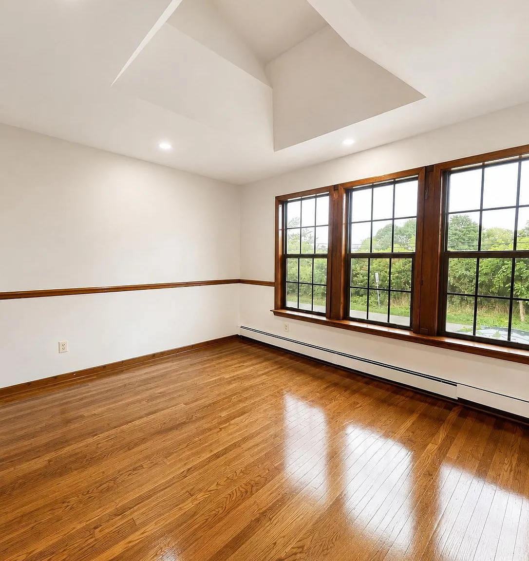 6 bed, 3.0 bath, 3104 sqft, $5,500 — Photo 2