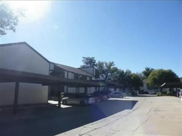 412 N Oakwood Rd APT 201, Enid, OK 73703