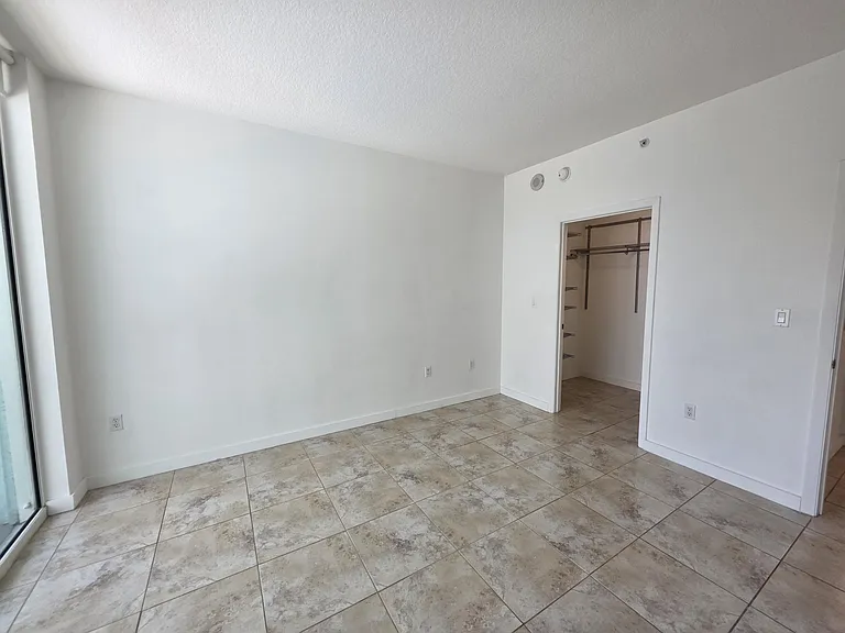 1900 N Bayshore Dr #1709 — Photo 25
