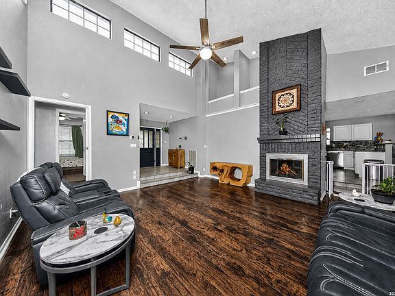 2nd image of 13830 BROOK HOLLOW BLVD