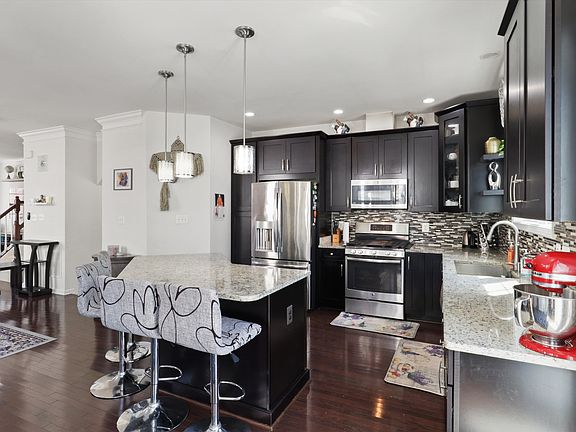 4th image of 22537 Cambridgeport Sq