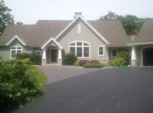 N6416 Tamarack Ridge Rd, Elkhorn, WI 53121