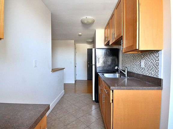 4th image of 4 E Sidney Ave