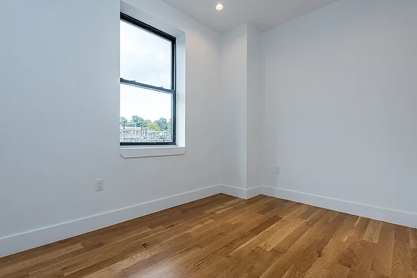 Rented by Nooklyn NYC LLC | media 4