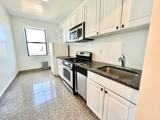 Rented by A&E Real Estate Management | media 6