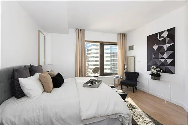 Rented by R New York | media 55