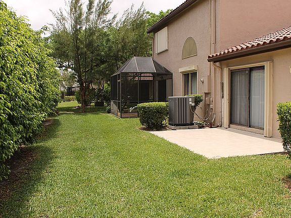 5th image of 3189 La Mirage Dr