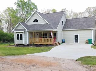 420 Mitchell Rd, Maysville, GA 30558