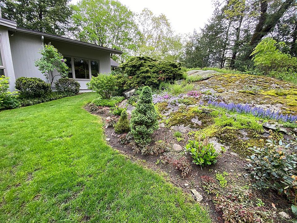 2nd image of 22 Bob Hill Rd
