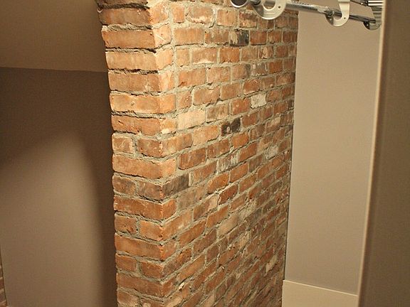 5th image of 1509 E Superior St #100