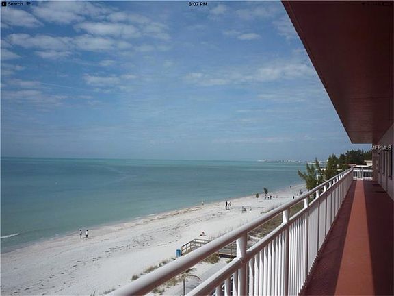 Beautiful Balcony View! 