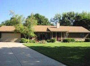 S68W14567 Sandy Knoll Ct, Muskego, WI 53150