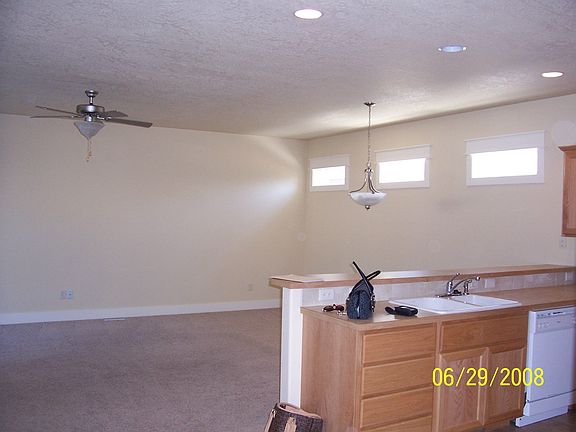 Living Area (1114)