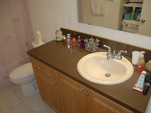 5th image of 4279 NW 89th Ave APT 101