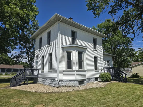 695 S Main St, Clifton, IL 60927