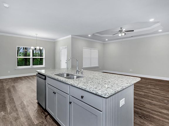 5th image of 6520 Jacaranda Dr