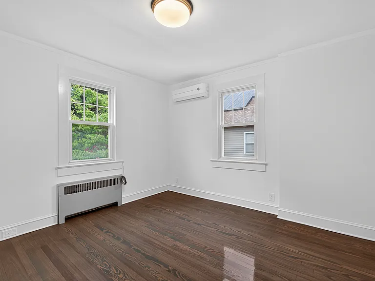 135 Rockwood Pl — Photo 7