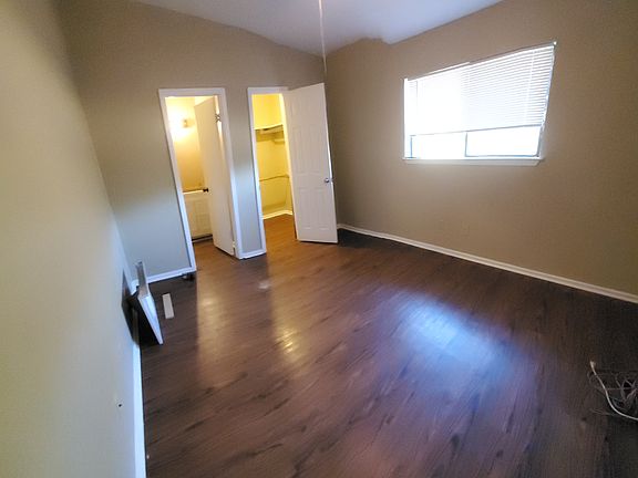 3rd image of 516 Kellys Way