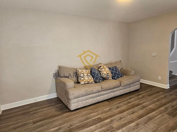 3rd image of 901 N Dequincy St