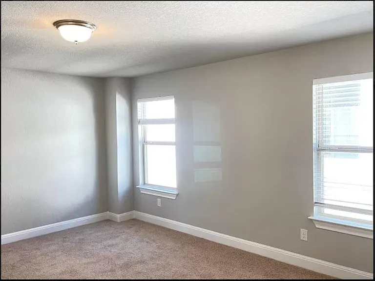 200 Mayney Ln — Photo 19
