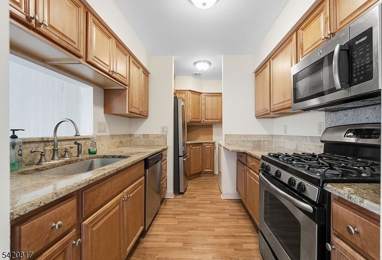 1st image of 114 Henley Dr #114