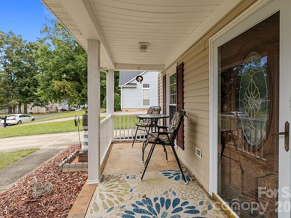 4th image of 7601 Swedish Ivy Ln