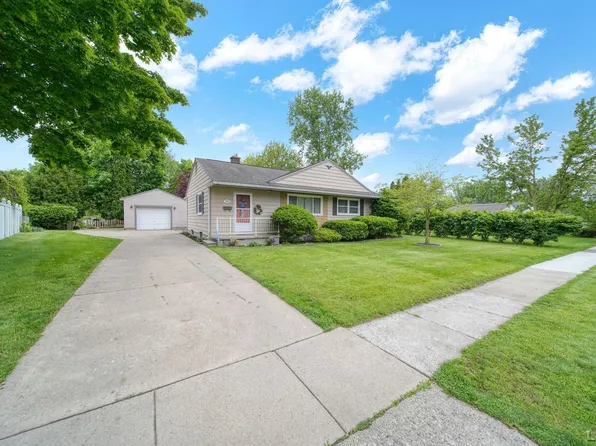 702 Wenonah St, Tecumseh, MI 49286