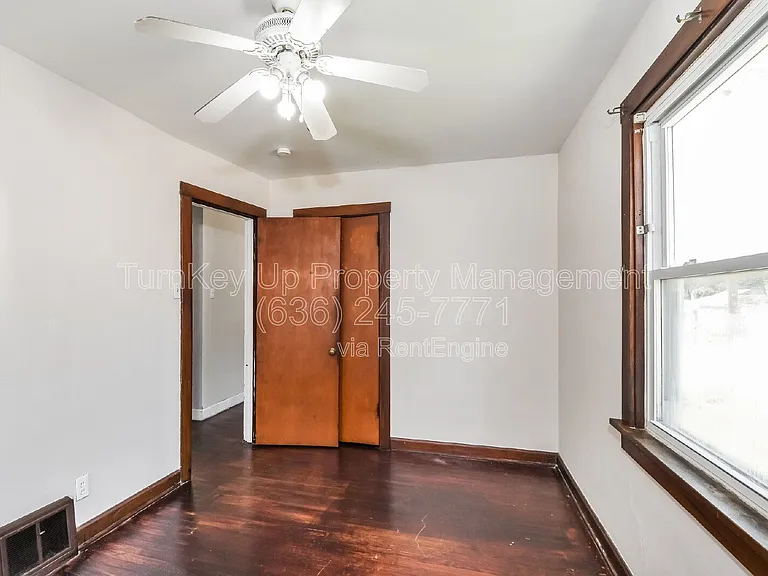 422 Plaza Ave — Photo 11