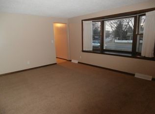 1807 Spruce Hills Dr, Bettendorf, IA