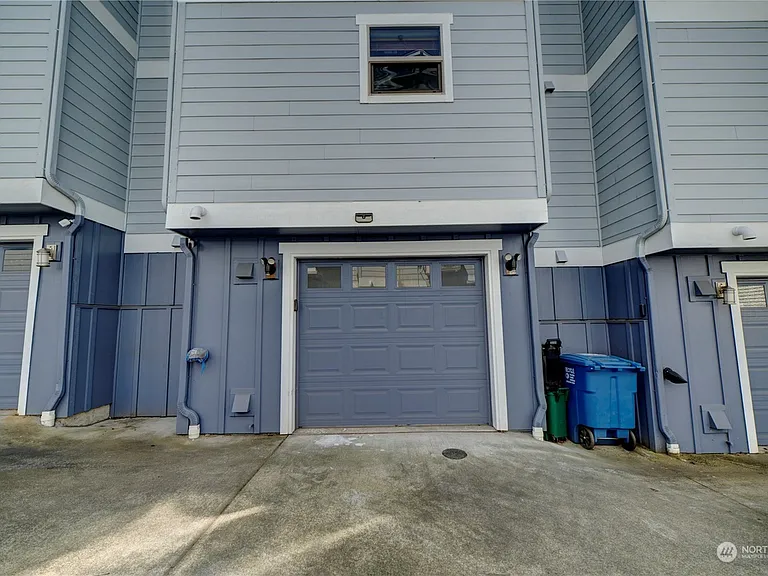 305 16th Ave S — Photo 7