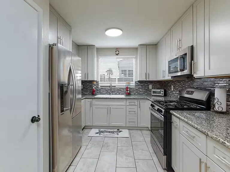4195 Riker Ave — Photo 3