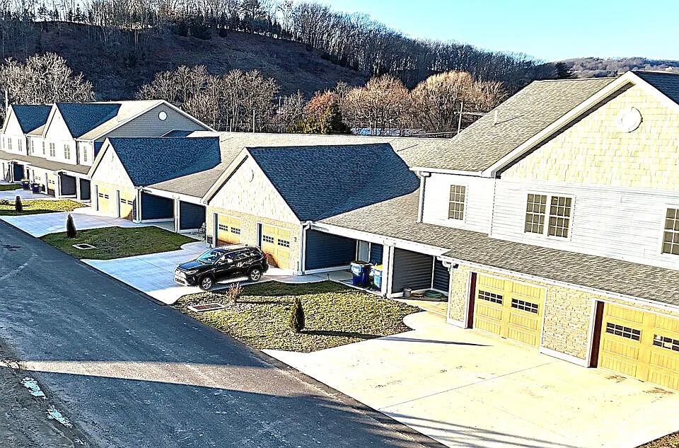 31 Beverly Ln