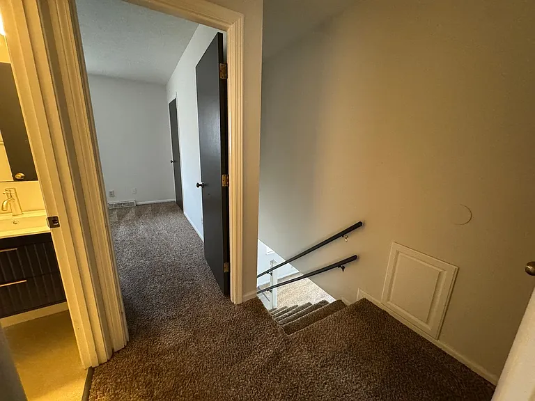 560 N East Park Ln — Photo 24