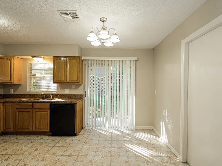 37340 Carter Ave — Photo 5