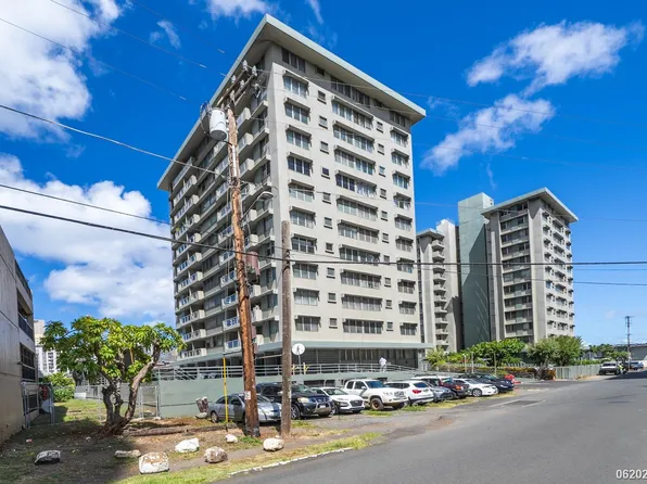 2651 Kuilei St APT B76, Honolulu, HI 96826