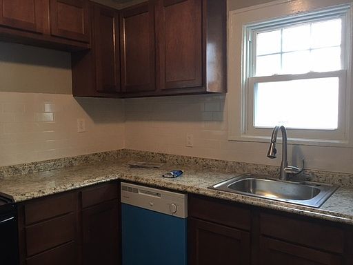 3rd image of 950 Caledonia Ave
