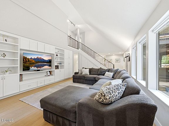 5th image of 139 Aspen Pl