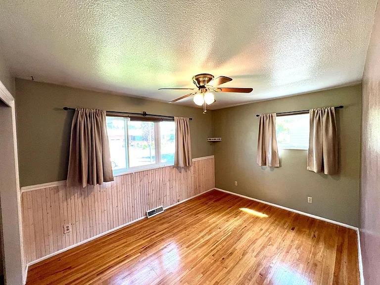 136 Fairway Dr — Photo 16