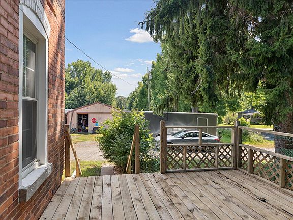 5th image of 13525 S 38th St